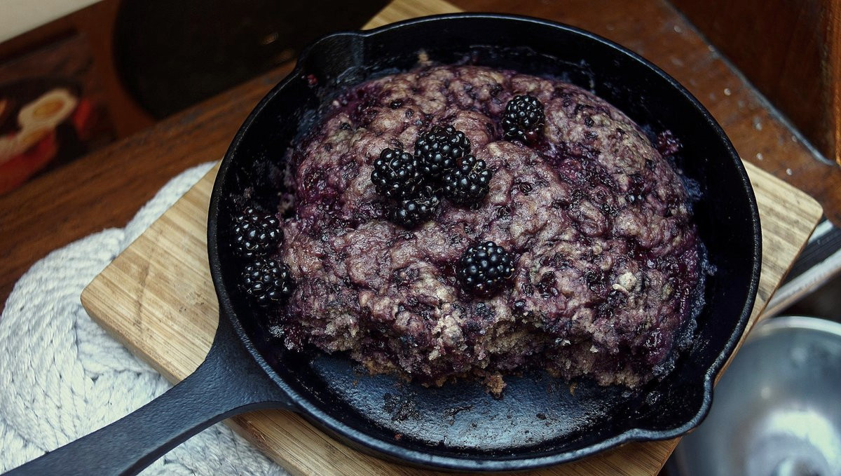 Blackberry cake A blackberry cake cooked in a cast-iron pan