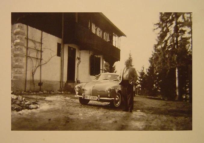 Image may have been reduced in size. Click image to view fullscreen.