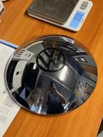 Original early deluxe hubcap