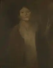 Woman Looking (date unknown), oil on canvas, 81 x 65,3&nbsp;cm., Museo Nacional de Bellas Artes, Buenos Aires