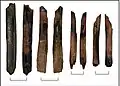 Burial 10. Long bones presenting dark burning marks.