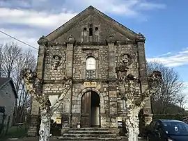 The town hall in Mathenay