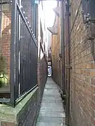 Pope's Head Alley – only 2&nbsp;ft 7&nbsp;in (790&nbsp;mm) wide.