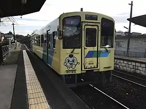A Heisei Chikuhō train at Akaike Station